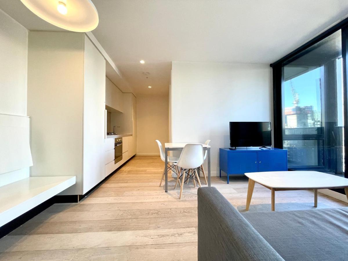 Readyset Apartments At Empire Мельбурн Экстерьер фото