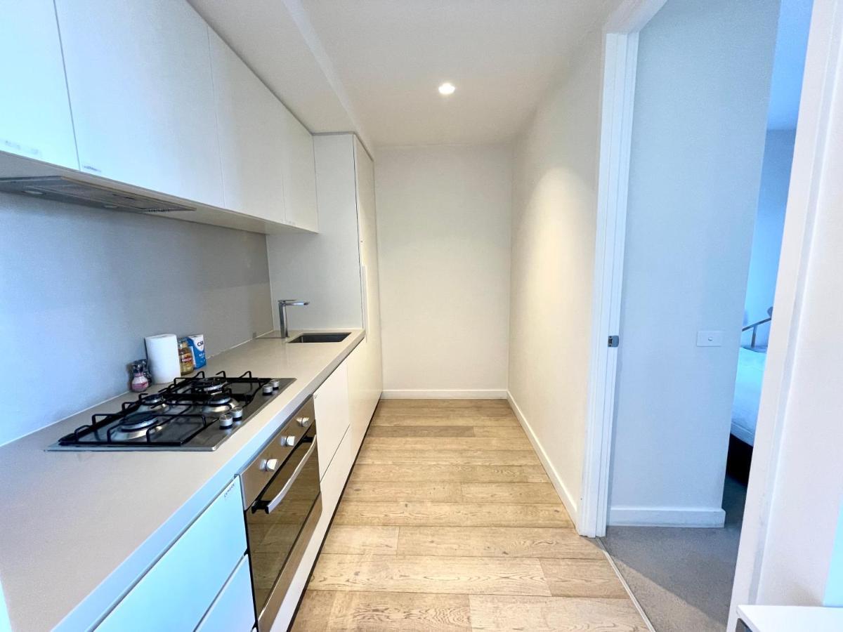 Readyset Apartments At Empire Мельбурн Экстерьер фото
