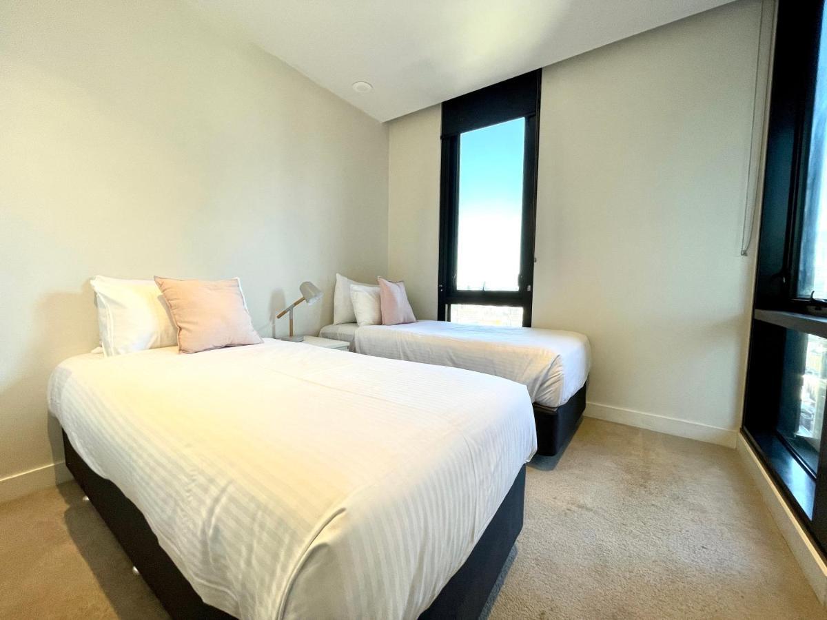 Readyset Apartments At Empire Мельбурн Экстерьер фото