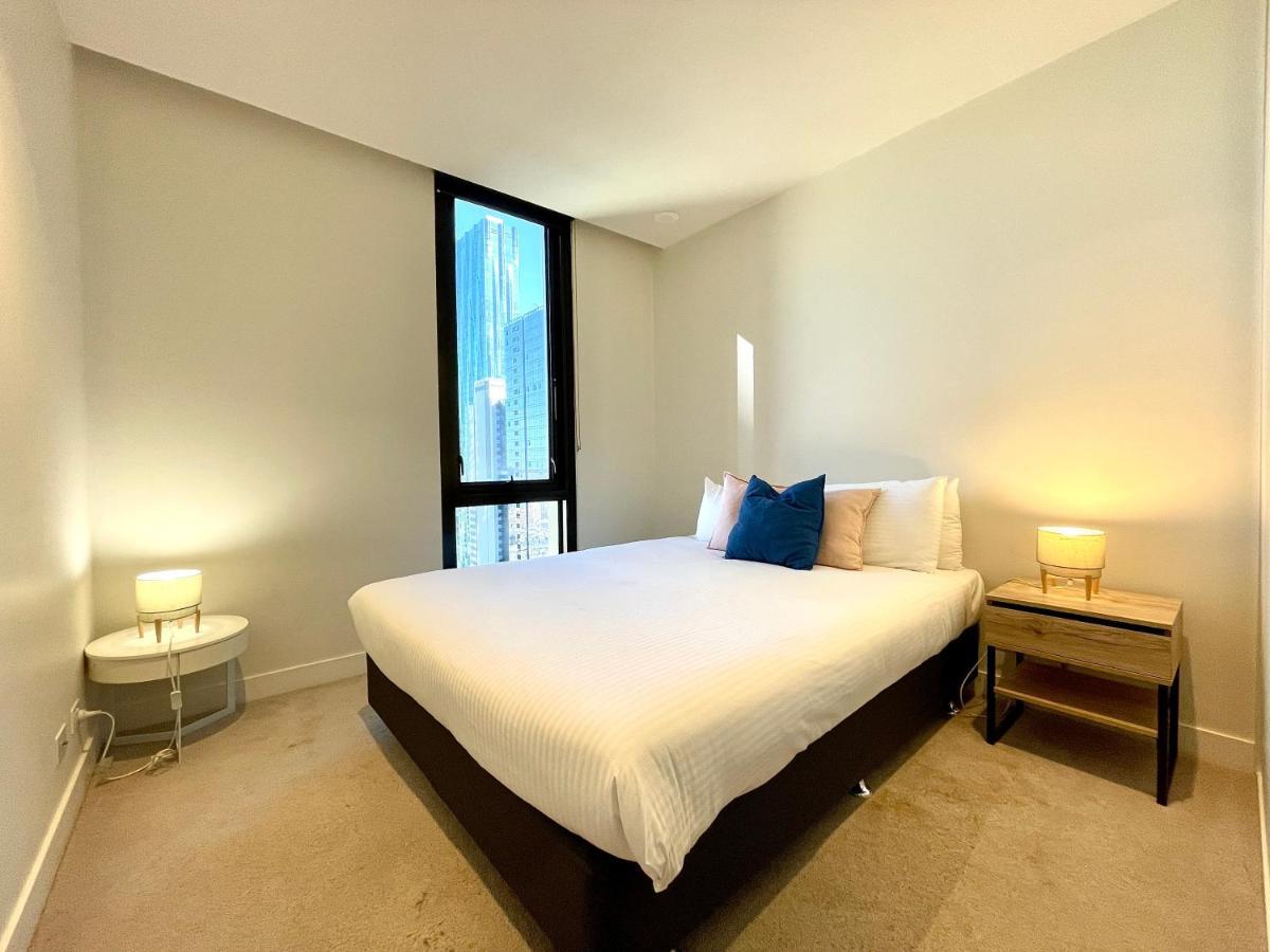 Readyset Apartments At Empire Мельбурн Экстерьер фото